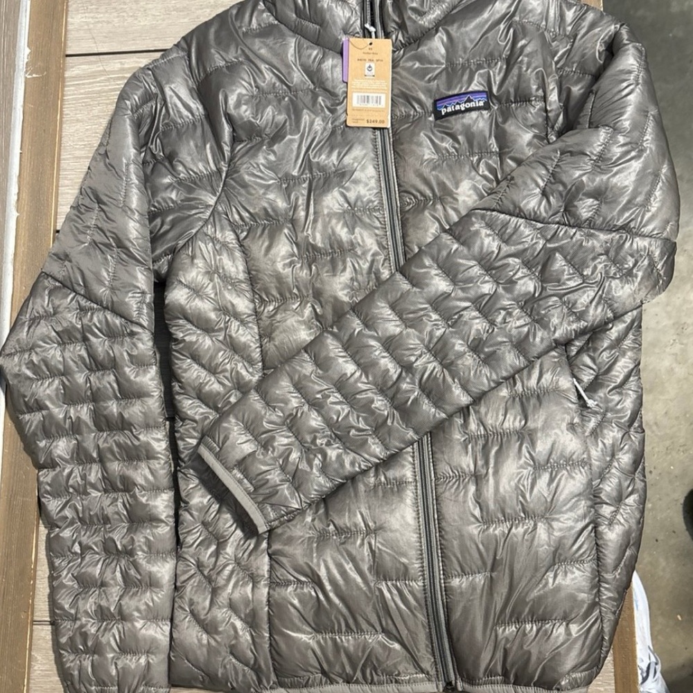Patagonia womens Metallic Gray Puffer Jacket